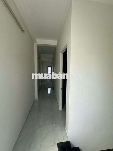 Nhà cho thuê hẻm 756 Đoàn Văn Bơ yên tĩnh