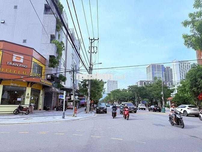 Cho thuê nhà 2 tầng, 2 mặt tiền Hồ Nghinh & Nguyễn Công Sáu, Sơn Trà