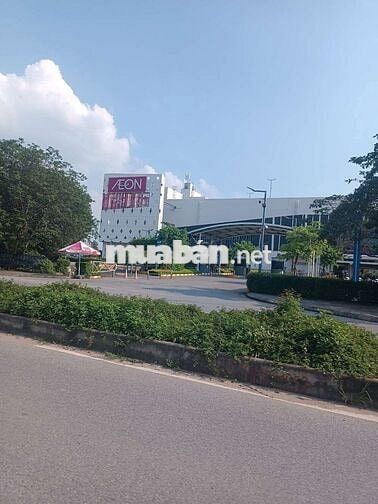 Nhà 4 tầng, lô góc Aeon Mall – 50/65m², vỉa hè rộng, ô tô tránh.