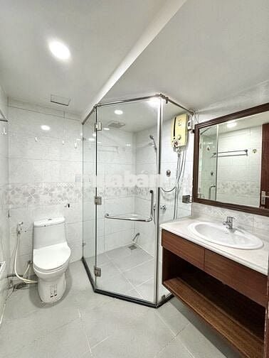 CĂN HỘ SANG TRỘNG TÁCH BẾP 3P ĐI VÒNG XOAY DÂN CHỦ