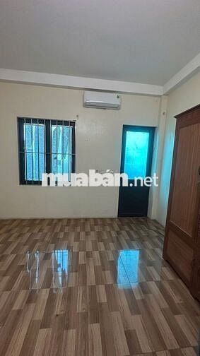 Bát Khối- Nguyên Căn - 40M2× 3Tầng - 4 Ngủ - Ô Tô Đỗ Cửa- 6,5Tr