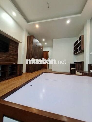 NHÀ MỚI NGUYỄN ĐÌNH HOÀN, Ô TÔ THANG MÁY 6 TẦNG NGÕ THÔNG, 45M2 18.5TỶ