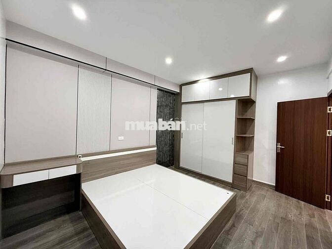 Bán tập thể giải phóng, Thanh Xuân. Dt 80m2, 3n, 2s. Giá 4.98 tý