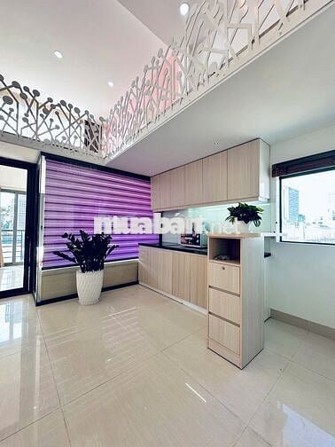 SIÊU PHẨM 2PN DUPLEX BAN CÔNG CAO CẤP THANG MÁY Q1