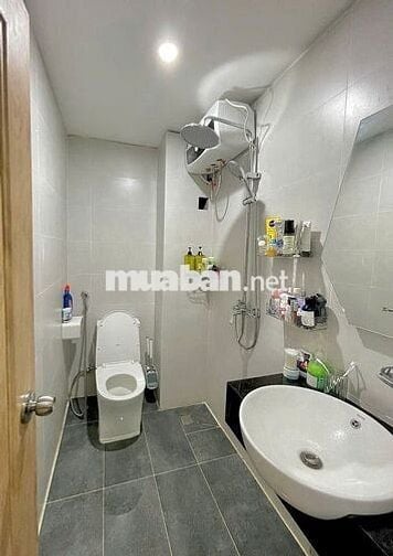 Cho thuê căn hộ Studio ngay trung tâm thành phố