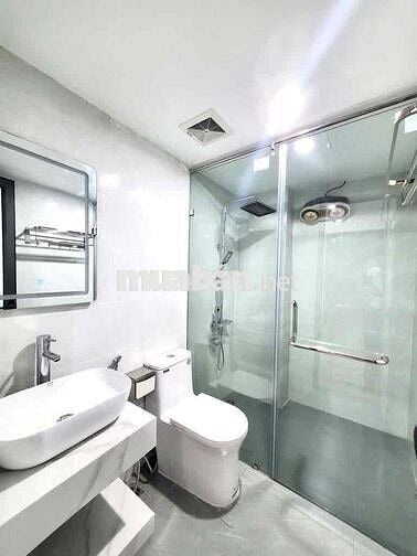 Bán nhà ngõ TOÀN THẮNG X 5 tầng 33m2 ,2 thoáng , sổ nở hậu