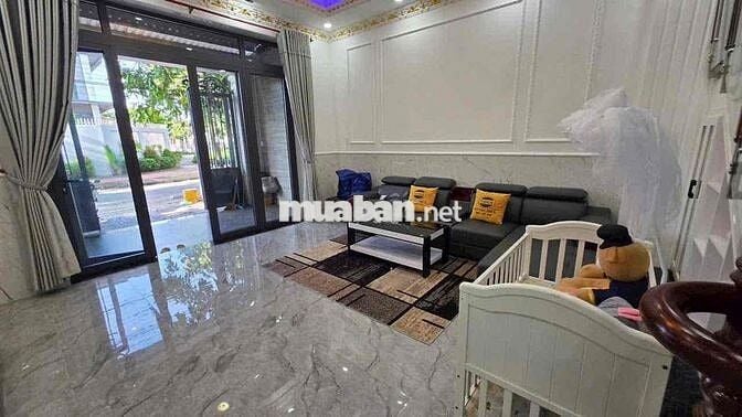 NHÀ ĐẸP CÓ NỘI THẤT GIÁ TỐT KDC NAM LONG