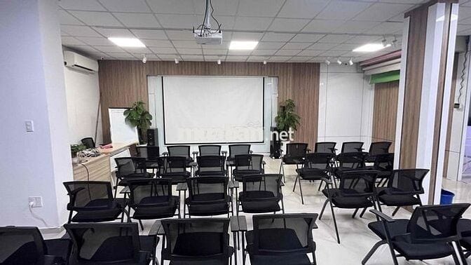 200m2 Mặt bằng lầu 1 Đường Hoà Bình(Đối diện Đầm Sen)
