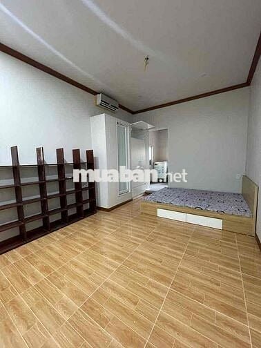 Bán nhà tập thể phố Lò Đúc nhà đẹp 2 thoáng ở ngay 50m tầng 2 giá nhỉn
