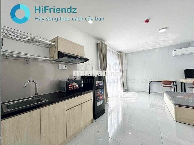 CĂN HỘ FULL NỘI THẤT - GIÁP QUẬN 1, MỚI 100% - THANG MÁY