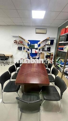 200m2 Mặt bằng lầu 1 Đường Hoà Bình(Đối diện Đầm Sen)