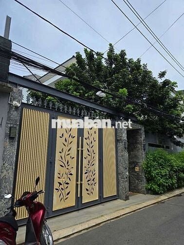 Biệt thự VIP gần 1000m2 Sân Vườn Hồ Bơi 3 tầng Đường Lê Thị Riêng