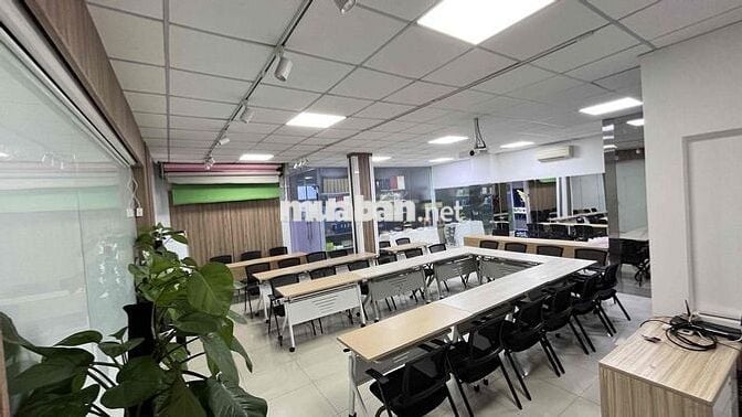 200m2 Mặt bằng lầu 1 Đường Hoà Bình(Đối diện Đầm Sen)