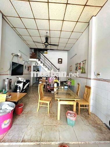 Bán gấp nhà 2 tầng mặt tiền chợ Tân Trụ 68M2 KD đa ngành nghề