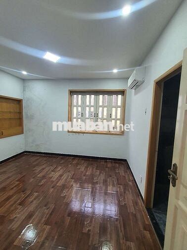 Nhà full nội thất HXH, 4pn 4wc riêng  khu DQH thích hợp làm VPCT