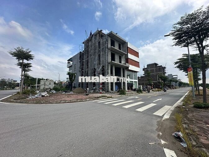 Bán gấp đất Đấu giá Huỳnh Cung ô tô phân lô vỉa hè  giá 14.8 tỷ