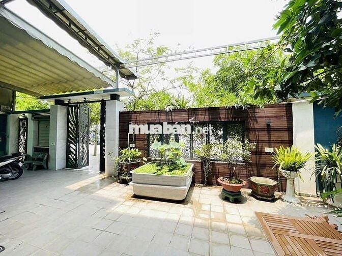 BÁN GẤP BIỆT THỰ VỚI DT LỚN FULL THỔ 368M2.