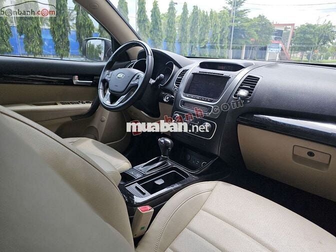 Kia Sorento 2.4 GAT Premium 2021 - 640 Triệu