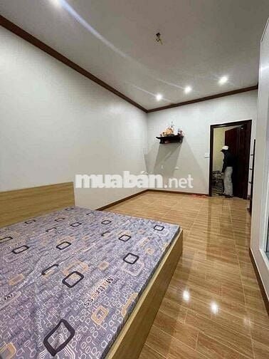 Bán nhà tập thể phố Lò Đúc nhà đẹp 2 thoáng ở ngay 50m tầng 2 giá nhỉn