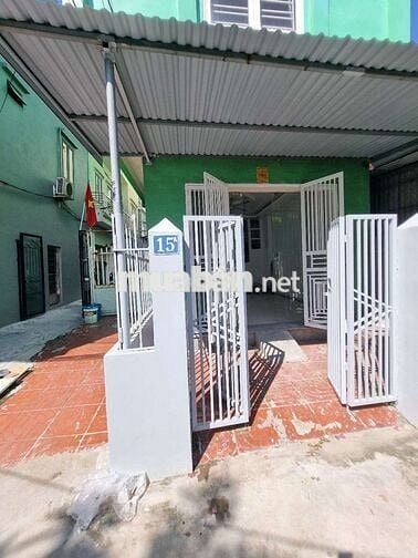 Nhà lô góc chân Cầu Rào, ô tô vào nhà