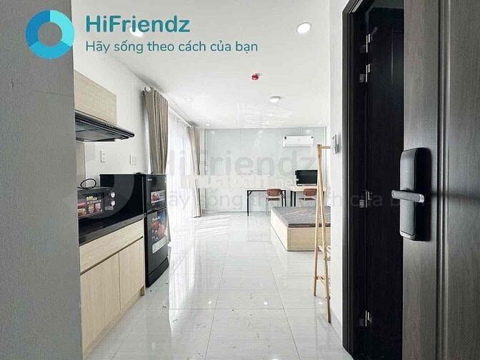 CĂN HỘ FULL NỘI THẤT - GIÁP QUẬN 1, MỚI 100% - THANG MÁY
