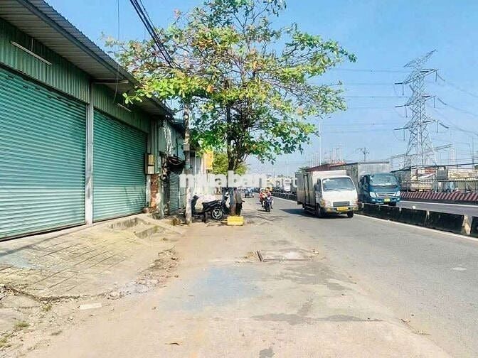 Cho thuê kho (200m) MT quốc lộ 1A, xe công 24/24