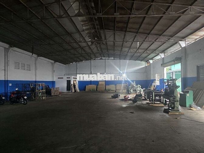 CHO THUÊ KHO,XƯỞNG 670M² CHỈ 43TR/T, Đ XE LỚN LÊ TRỌNG TẤN