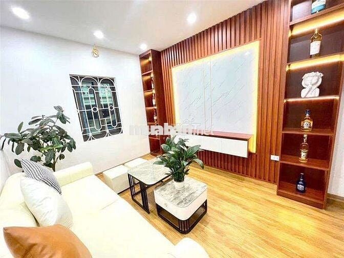 Cần Bán Căn Hộ Tầng 2 Phố Khương Trung - 120m2 - 4 ngủ -  4.85 tỷ