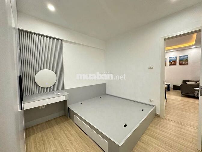 Bán gấp CH B11C, Nam Trung Yên, 56m2, 2N,2WC, giá 5.75 tỷ