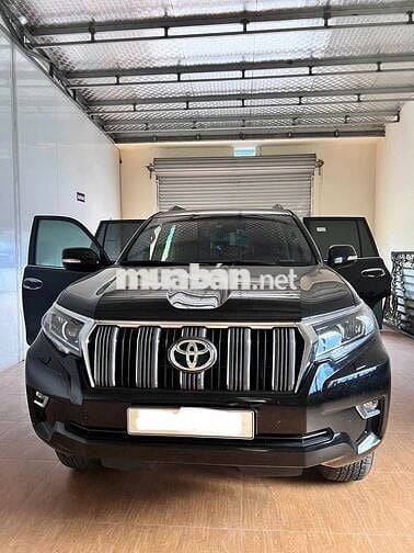 Toyota Land Cruiser Prado TX 2020 đen 7 chỗ