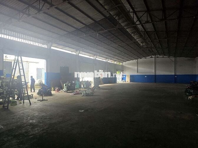 CHO THUÊ KHO,XƯỞNG 670M² CHỈ 43TR/T, Đ XE LỚN LÊ TRỌNG TẤN