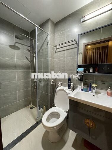 Em Phúc chuyên cho thuê Green river 2pn 2wc đầy đủ nội thất, kế Q5,10.