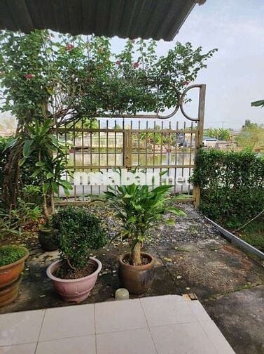 Nhà ở đẹp thoáng mát cần bán gấp