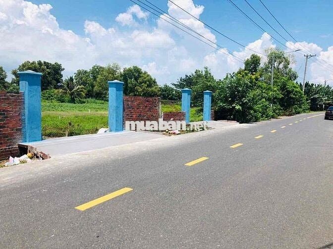 CẦN BÁN GẤP LÔ ĐẤT NHÀ VƯỜN 631M2 NGAY TRUNG TÂM THỊ TRẤN PHƯỚC HẢI, B