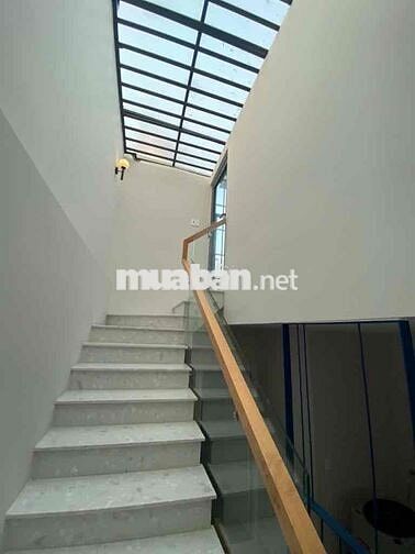 Nhà mới đẹp hẻm xe hơi chỉ một căn ở Hiệp Bình Phước