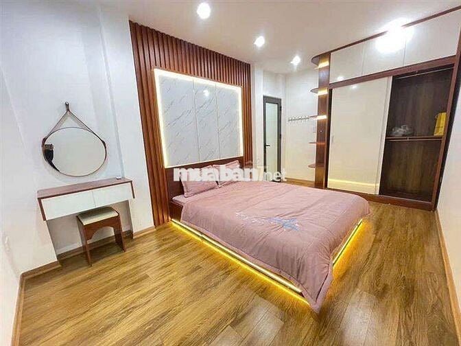 Cần Bán Căn Hộ Tầng 2 Phố Khương Trung - 120m2 - 4 ngủ -  4.85 tỷ