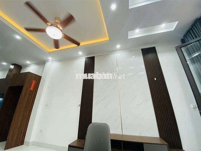 Bán nhà phố Trạm, cách 1 nhà ra Mặt phố, 33m, 7.250 tỷ gần Aeon