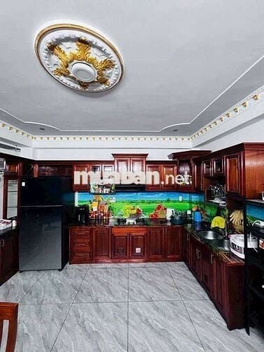 Chính chủ cần bán gấp nhà mặt tiền đường thông