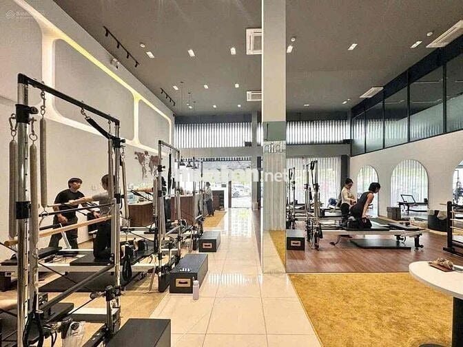 ✅ CHO THUÊ MBKD 330m2 VỈA HÈ RỘNG MẶT TIỀN VÕ VĂN KIỆT_QUẬN 1