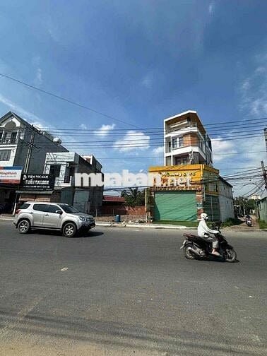 Kẹt ngân hàng bán nhà góc 2 mặt tiền kinh doanh gần Tân Đông Hiệp TPHC