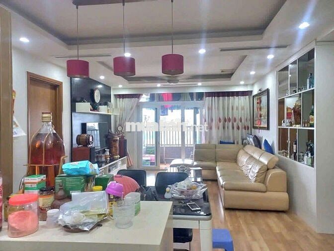 Bán gấp căn No7 Thành Thái. Dt 148m gồm 4pn, 3wc.
