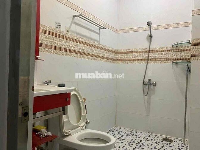 Cho thuê nhà đường Đồng Xoài, f13 Tân Bình, 5x8.5, 4 tầng, 3pn giá 14t
