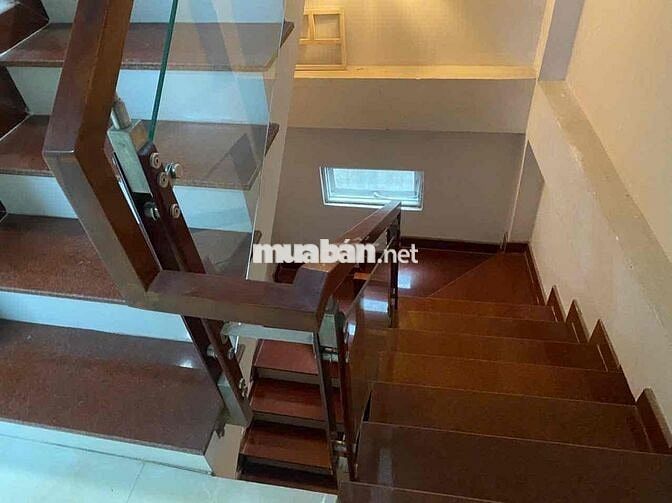 Cho thuê nhà đường Đồng Xoài, f13 Tân Bình, 5x8.5, 4 tầng, 3pn giá 14t