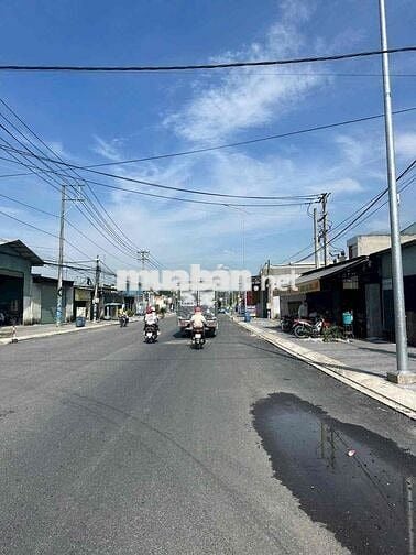 Kẹt ngân hàng bán nhà góc 2 mặt tiền kinh doanh gần Tân Đông Hiệp TPHC