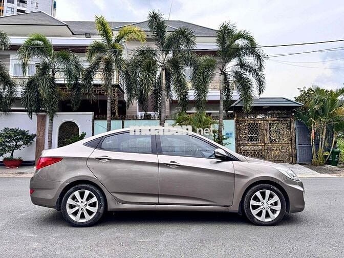Hyundai Accent 2013 1.4 AT - 90000 km