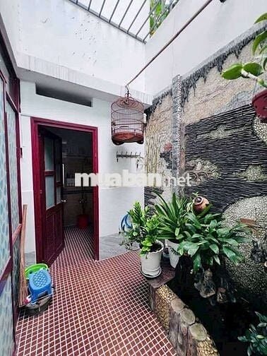 Chính chủ cần bán gấp nhà mặt tiền đường thông