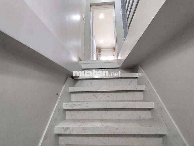 BÁN GẤP NHÀ LÔ NHÌ 1428/ HUỲNH TẤN PHÁT,3 TẦNG-7PHÒNG-DT:60M2👉3TỶ75