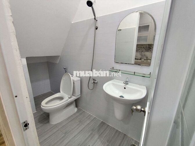BÁN GẤP NHÀ LÔ NHÌ 1428/ HUỲNH TẤN PHÁT,3 TẦNG-7PHÒNG-DT:60M2👉3TỶ75