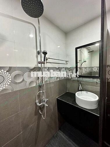 CĂN HỘ TRỐNG SẴN ĐƯỜNG LÊ THANH NGHỊ