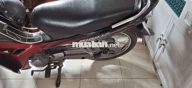 Xe máy Yamaha Sirius màu đỏ đen đời 2012